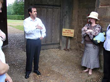 225309893_2b2f6f3232