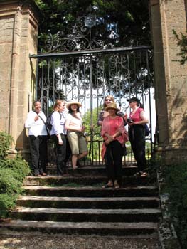 stoneleigh-garden-gate