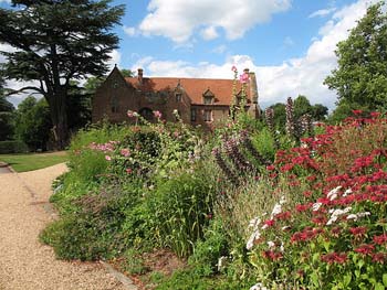 stoneleigh-gatehouse3